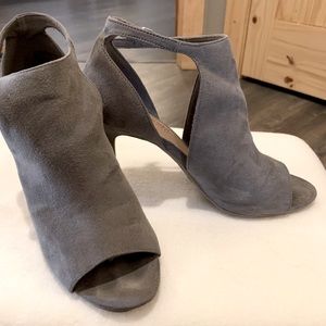 Christian Siriano light grey peep toe stilettos